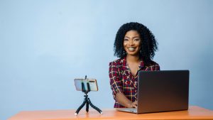Quelle forme juridique choisir pour optimiser ses revenus de créateur digital ?